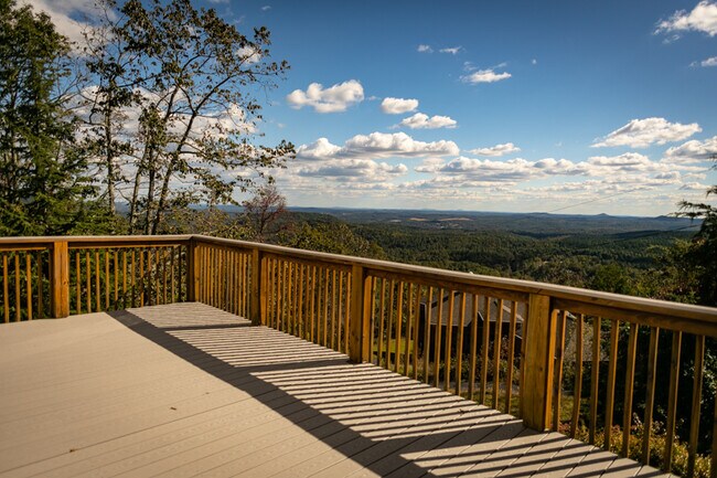 Building Photo - 5156 Mineral Springs Mountain Ave