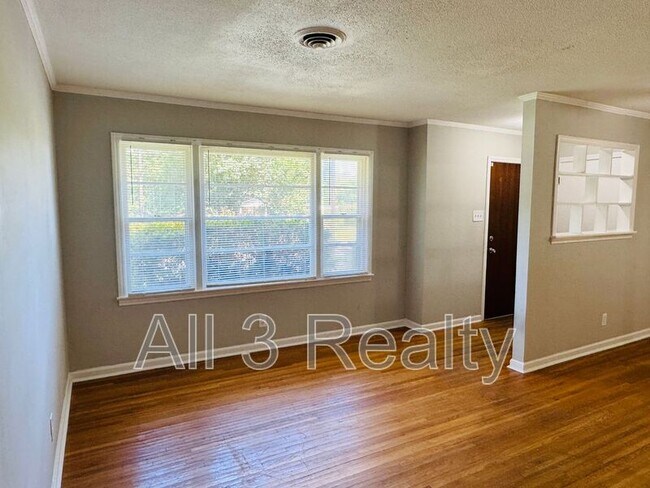Building Photo - 664 Joryne Dr