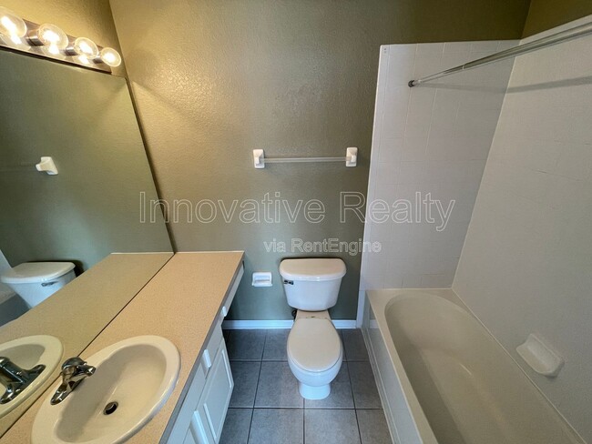 Building Photo - 720 Shropshire Loop