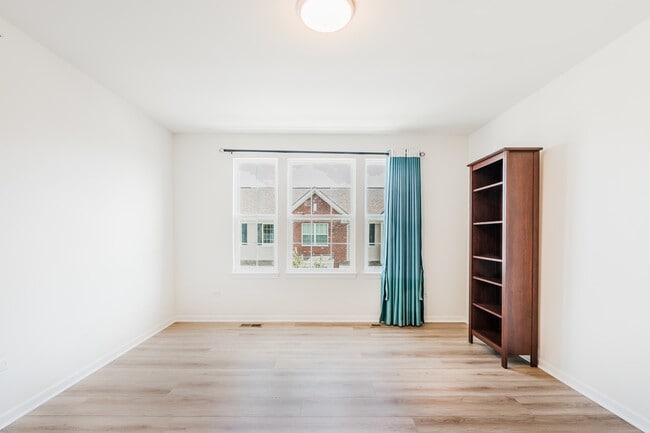 Building Photo - 4446 Monroe Ct