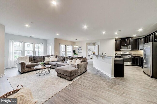 Building Photo - 10020 Ruffian Wy