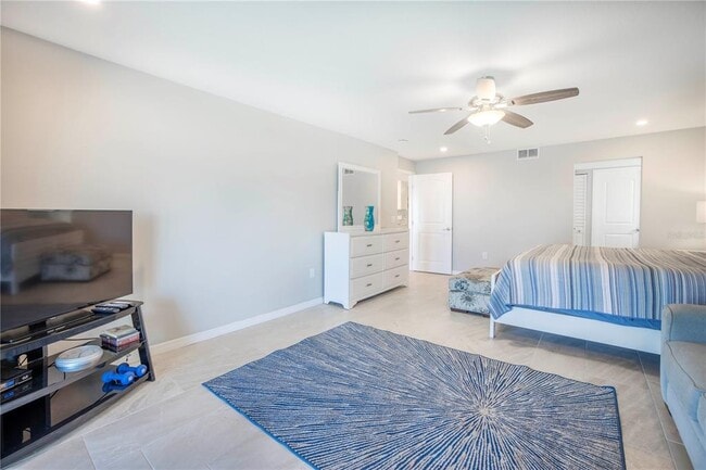 Building Photo - 7300 Sun Island Dr S