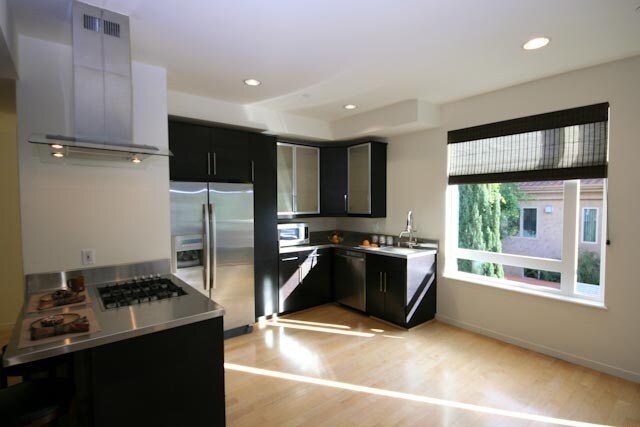 Building Photo - Modern Two Bedroom Hillcrest Condo