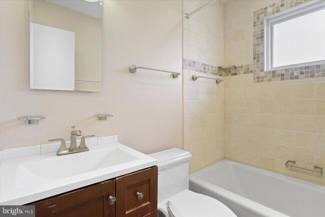 Building Photo - 6543 Cedarwood Ct