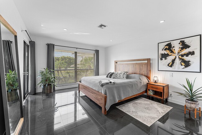 Building Photo - 3804 N Quail Ridge Dr