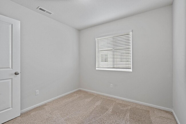 Building Photo - Sparkling clean newer 4-bdrm/3.5-bath townhome near Forest Park. 2-car garage, $500 move-in special