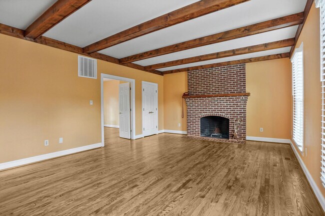 Building Photo - 7204 Quiet Cove