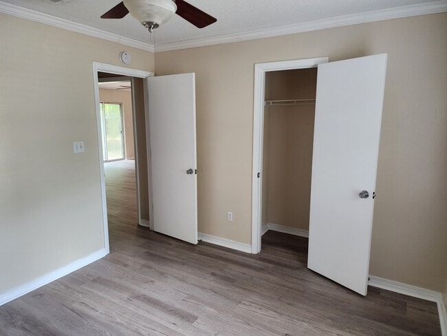 Building Photo - 5729 Bronco Pl