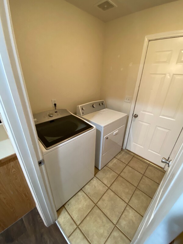 Building Photo - 1480 Del Rio