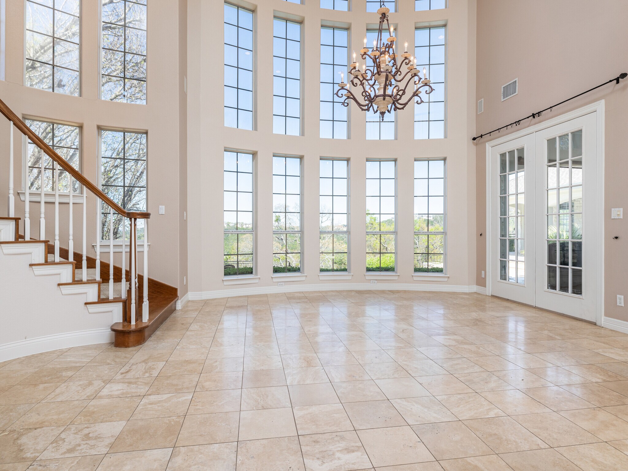 Building Photo - 9805 Big View Dr