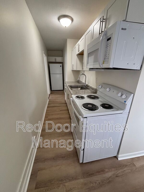 Building Photo - 522 N High St