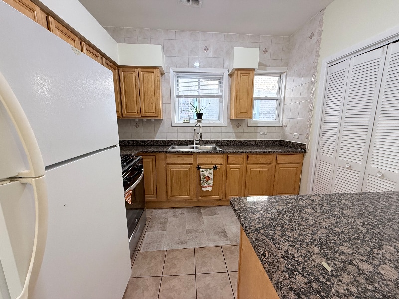 Building Photo - 3643 S Hamilton Ave