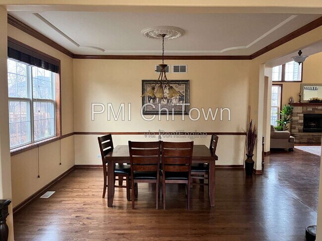 Building Photo - 2050 Rockland Dr