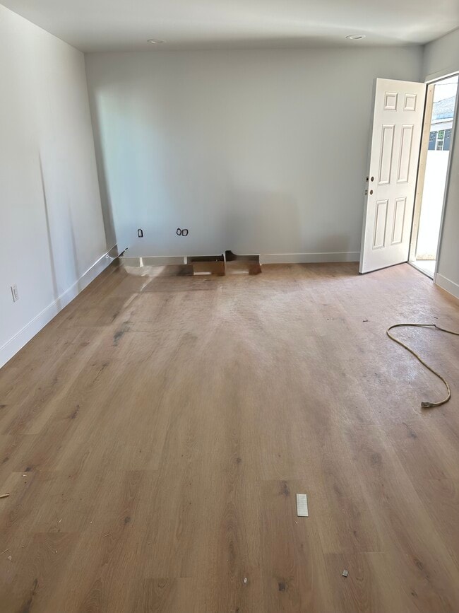 Building Photo - 10346 Pounds Ave
