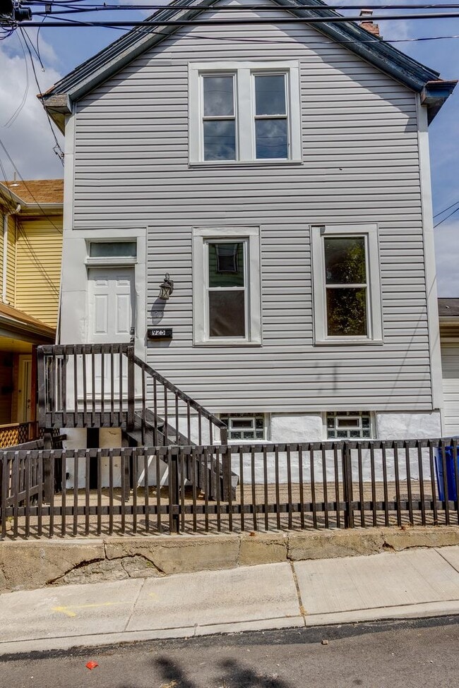 Building Photo - 925 Manton Wy