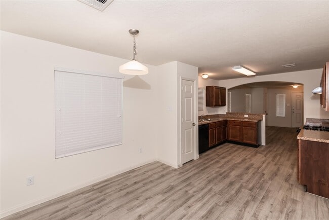 Building Photo - 5735 Post Oak Manor Dr