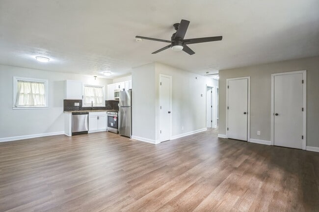 Building Photo - 4BR Brick Ranch with Upgrades & Room to Feel at Home!
