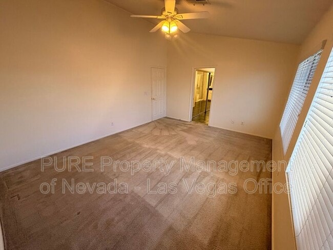 Building Photo - 925 Lexington Cross Dr