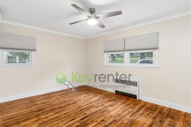 Building Photo - Spacious 4-Bedroom Home with Huge Fenced Y...