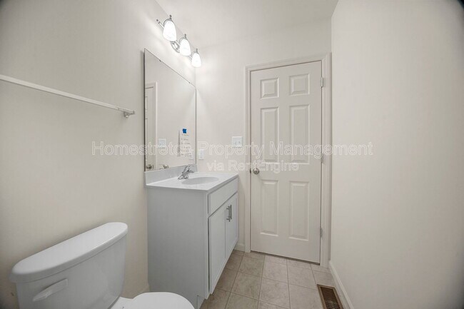 Building Photo - 176 Canal Cottage Aly