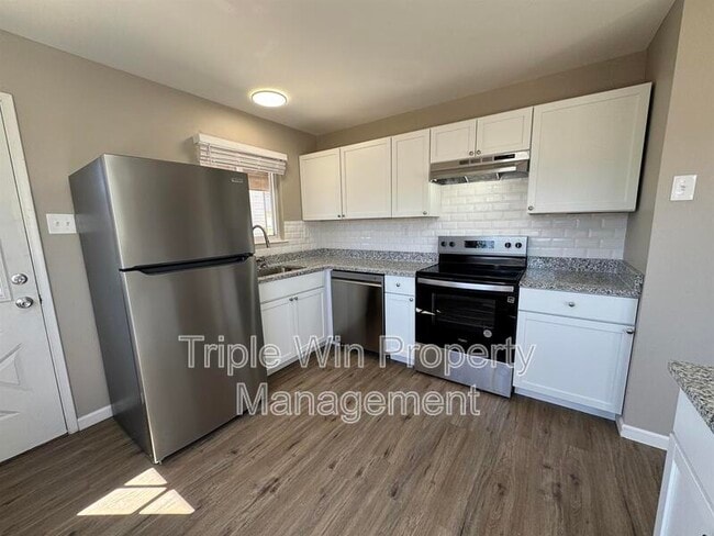 Building Photo - 5122 Ville Maria Ln