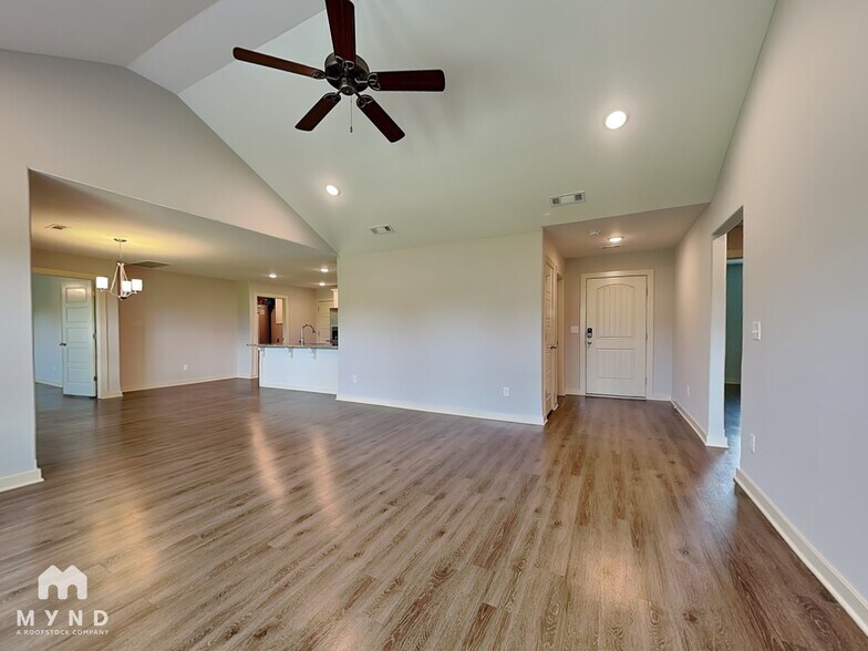 Building Photo - 507 Eagle Dr