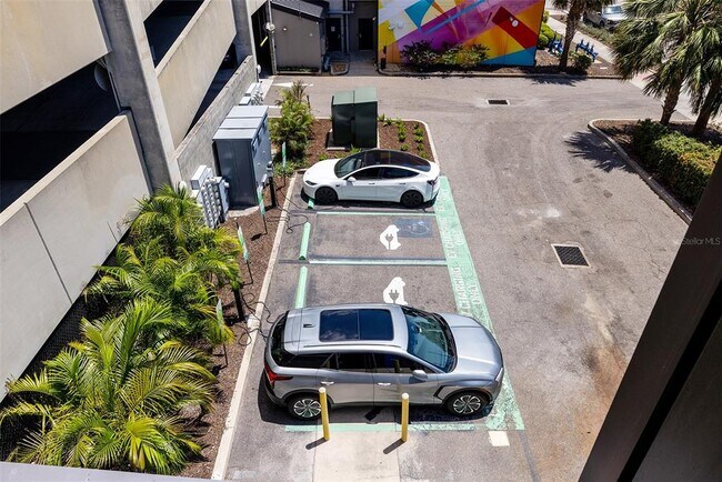 Building Photo - 1010 Central Ave N