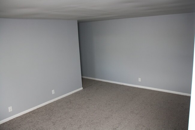 Building Photo - MOVE IN TODAY! Limited Units Available