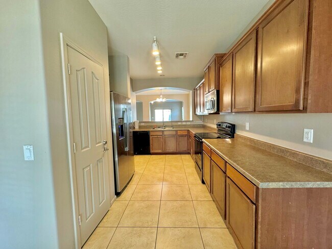 Building Photo - 1647 S 170th Ave