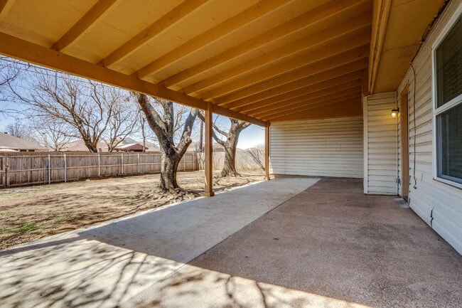 Building Photo - Beautiful Mansfield Home!