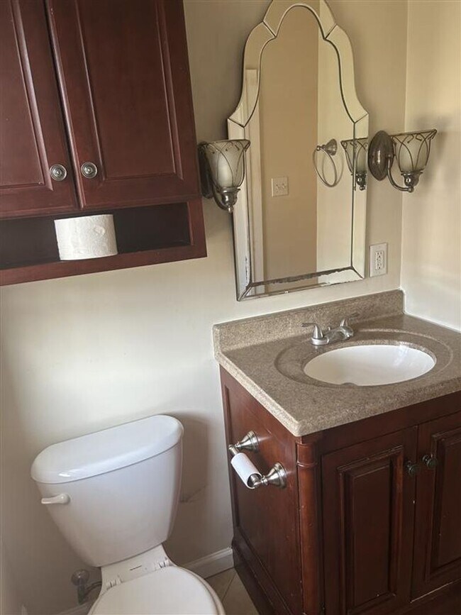 Building Photo - 4 Bedroom home for Rent!! This house is being renovated**