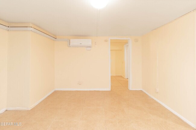 Building Photo - 1309 E Rio Grande Ave