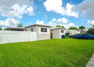 Building Photo - 1020 SW 74th Ave