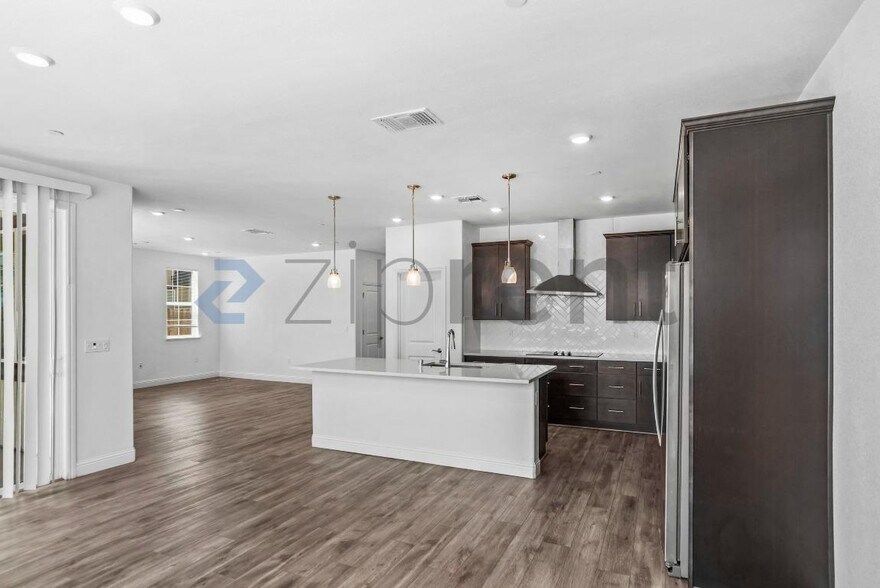 Building Photo - 3286 Deer Oak Street