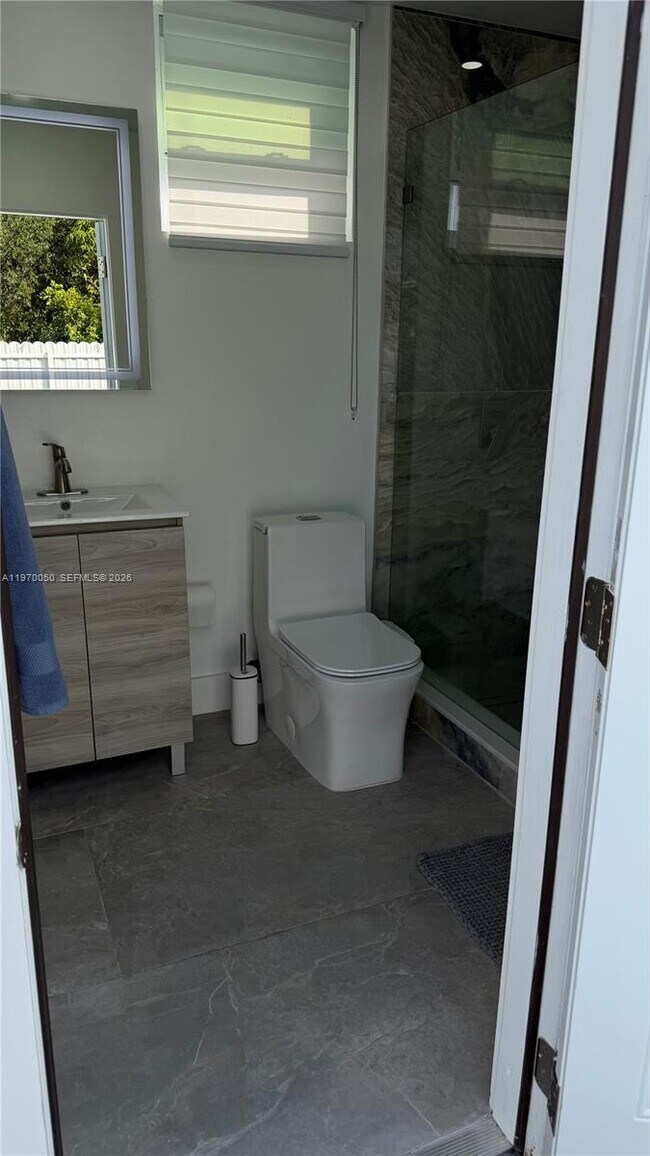 Building Photo - 11500 SW 185th Terrace