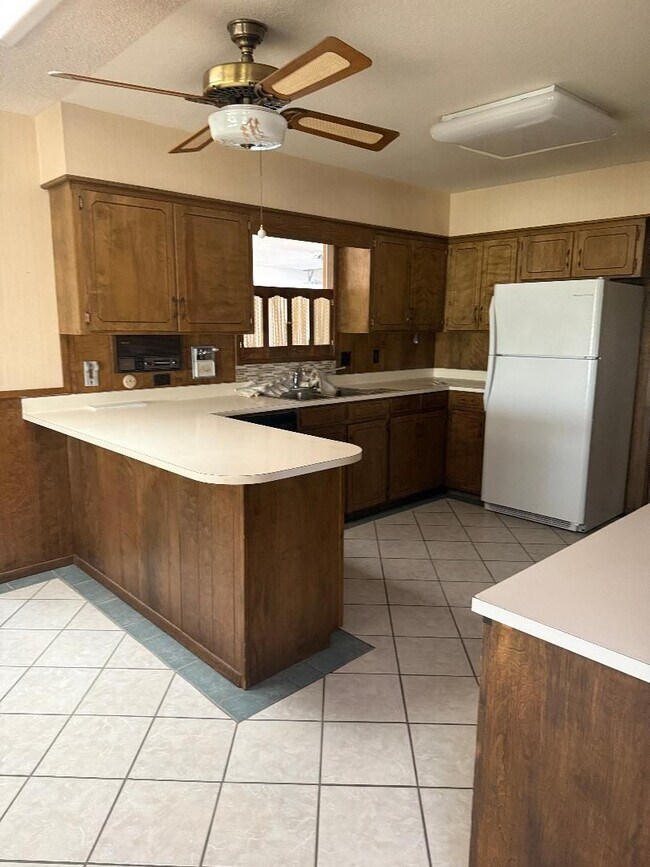 Building Photo - Large Vintage Home Available