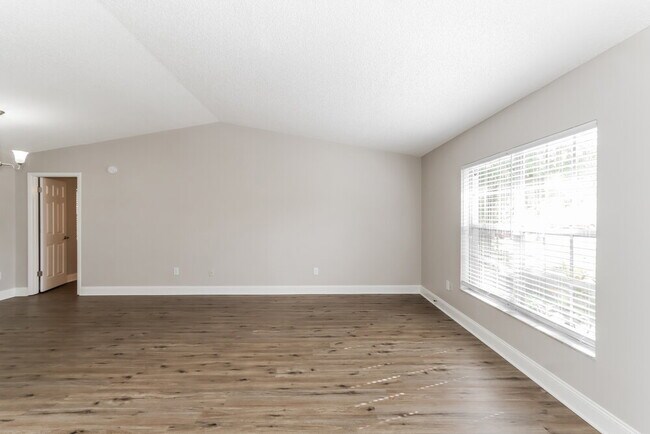 Building Photo - 14515 Wessex St