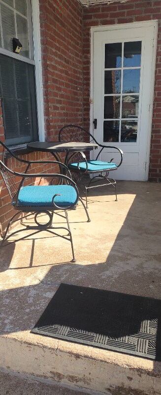 Building Photo - 533 Martin St