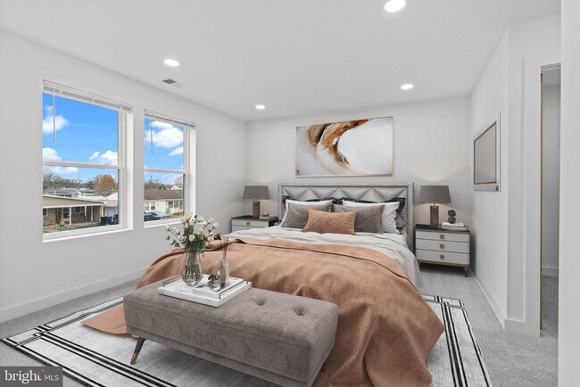 Building Photo - 12 Stonybrook Dr