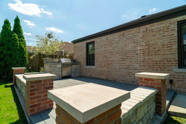 Building Photo - 2537 Willow St