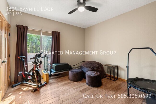 Building Photo - 3809 Bay Hill Loop SE