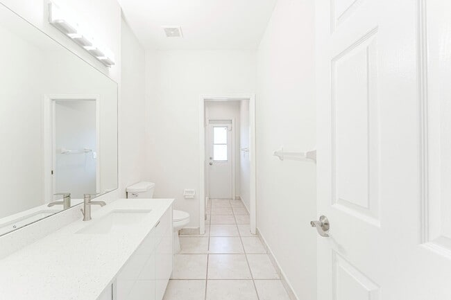 Building Photo - 12630 Torbay Dr
