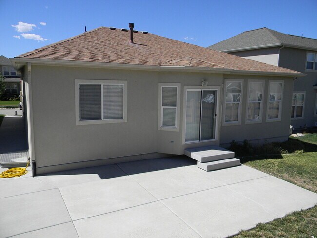 Building Photo - Awesome 4 Bedroom 3 Bath Draper Home in Draper!!!