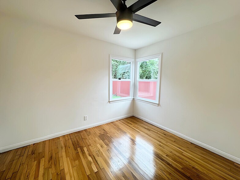 Building Photo - 2416 Boone Ave