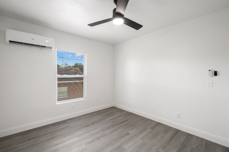 Building Photo - 919 16th Ave N