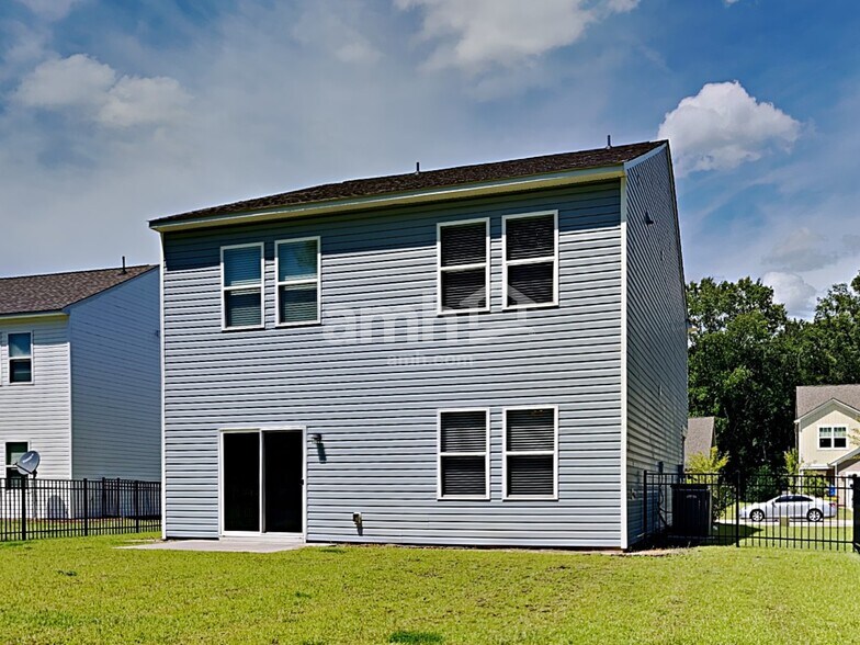 Building Photo - 123 Orion Way