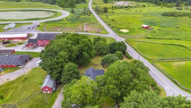 Building Photo - 2 New Mashipacong Rd