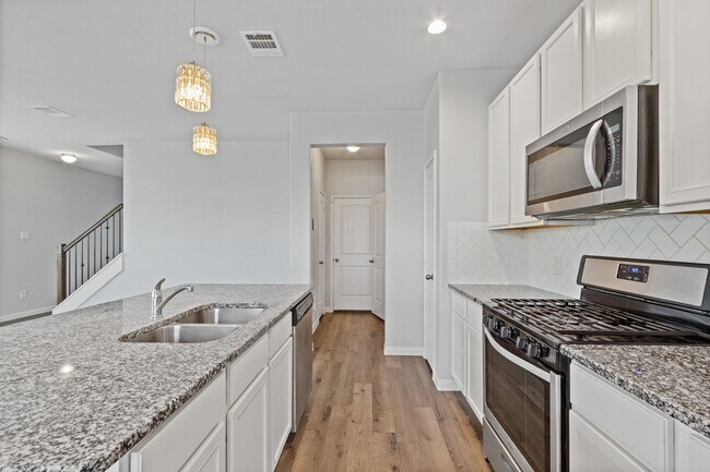 Building Photo - 3902 Deledda Dr
