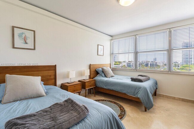 Building Photo - 3 Island Ave