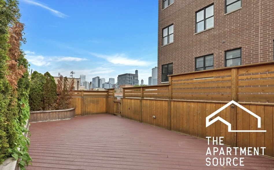 Building Photo - 1324 W Grand Ave